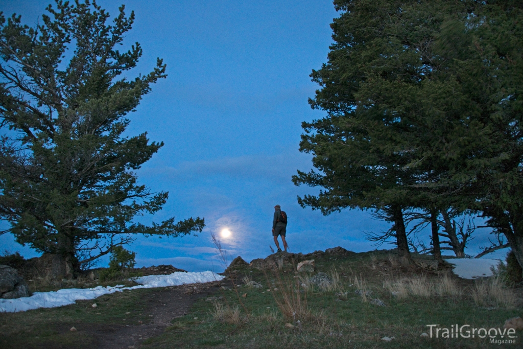 Moonrise - Hiking in Montan's Bridger Range