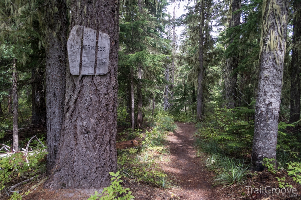 Backpacking in the Goat Rocks Wilderness