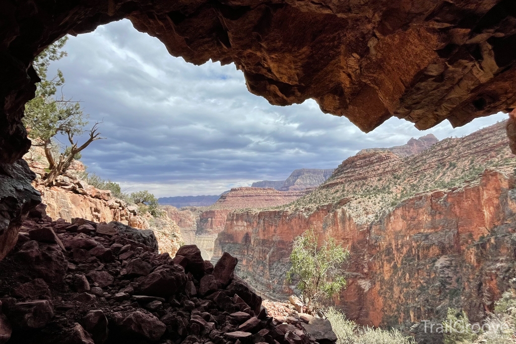 Hiking in the Grand Canyon - Grandview Loop