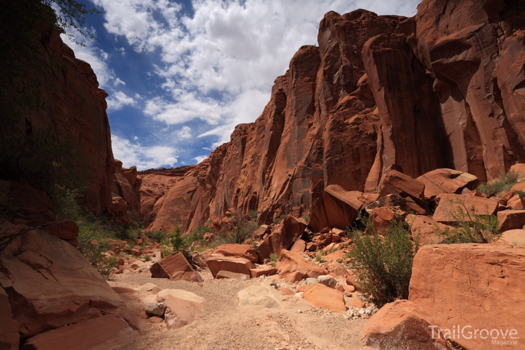 Hiking Wolverine Canyon Utah