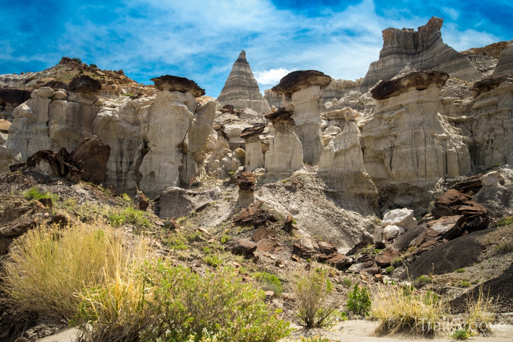 Hiking the Lybrook Badlands