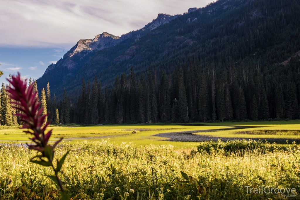 Hiking in the Alpine Lakes Wilderness of the Cascade Range