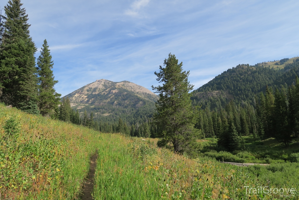 Henrys Lakes Mountains Hiking Trail